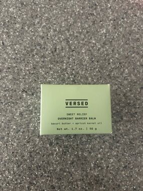 Versed Sweet Relief Overnight Barrier Balm — Light Green